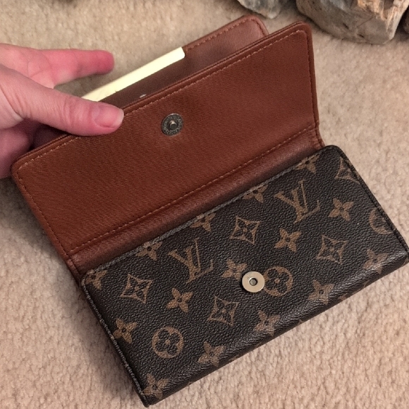 Louis Vuitton Monogram Canvas Wallet in Black and Brown - Picture 6 of 14